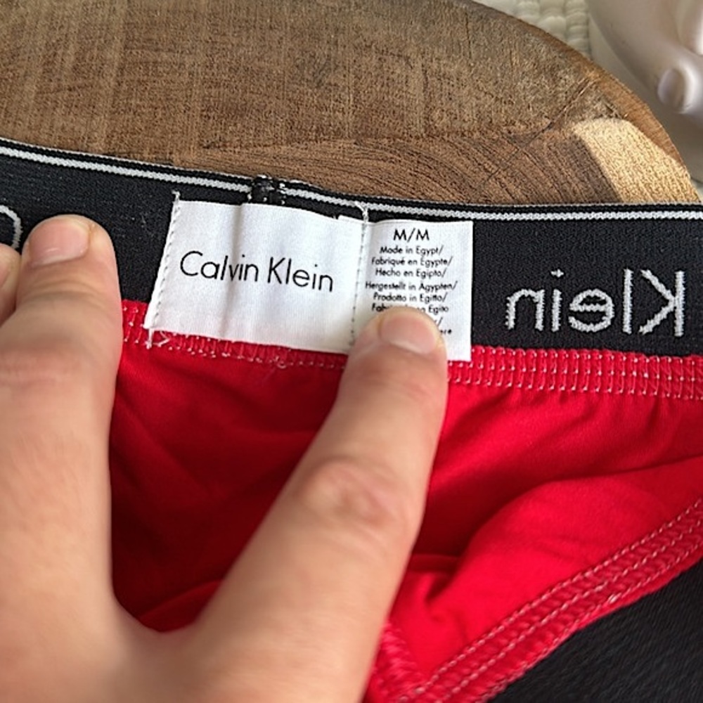 Calvin Klein - Picture 4 of 9